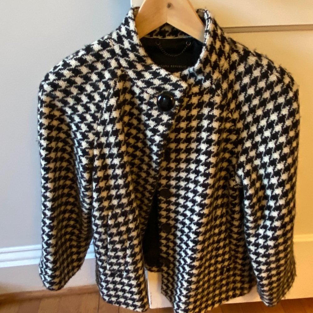 Banana Republic Houndstooth Cropped Jacket
